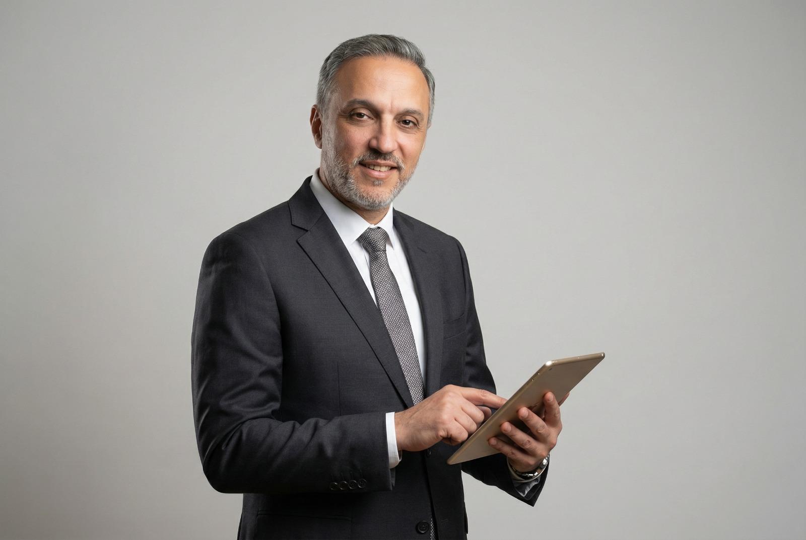 من نحن